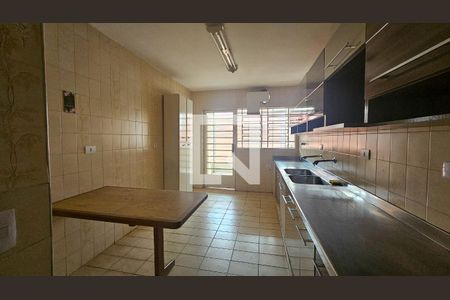 Cozinha de casa à venda com 7 quartos, 250m² em Socorro, São Paulo