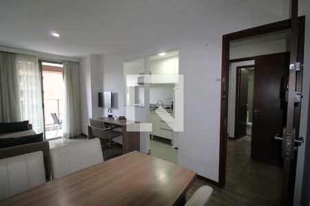 Apartamento à venda com 72m², 2 quartos e 1 vagaSala