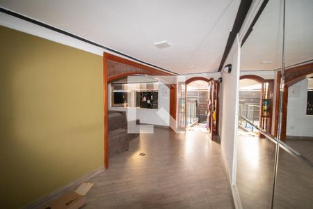 Sala de casa para alugar com 3 quartos, 1200m² em Vila Gustavo, São Paulo