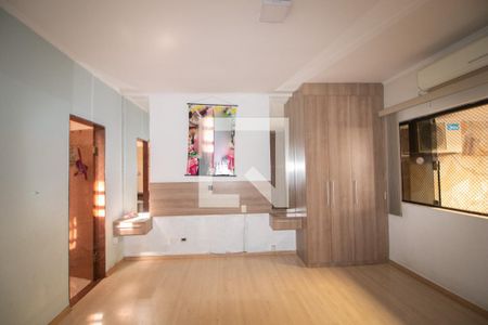Quarto 1 de casa para alugar com 3 quartos, 1200m² em Vila Gustavo, São Paulo