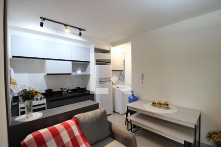 Sala / Cozinha de apartamento para alugar com 2 quartos, 44m² em Jardim São Paulo, São Paulo
