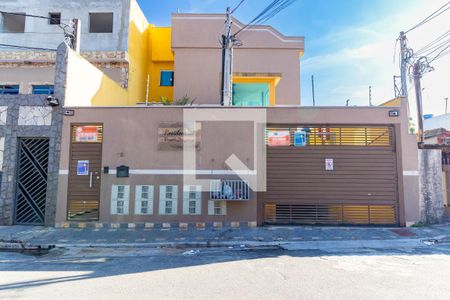 Casa de condomínio à venda com 46m², 2 quartos e 1 vaga Casa de condomínio à venda com 46m², 2 quartos e 1 vagaFachada