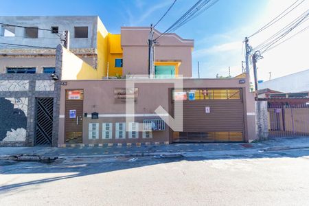 Casa de condomínio à venda com 46m², 2 quartos e 1 vaga Casa de condomínio à venda com 46m², 2 quartos e 1 vagaFachada