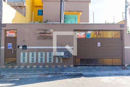 Casa de condomínio à venda com 46m², 2 quartos e 1 vaga Casa de condomínio à venda com 46m², 2 quartos e 1 vagaFachada