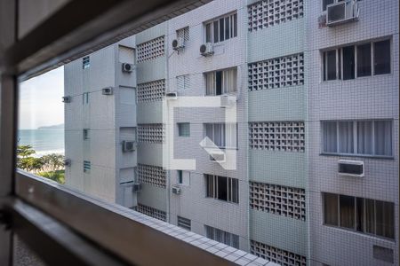 Vista de apartamento para alugar com 2 quartos, 49m² em Embaré, Santos