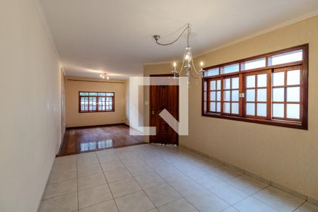 Sala de casa para alugar com 3 quartos, 254m² em Jardim Londrina, São Paulo