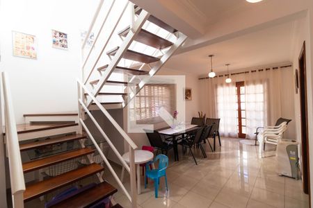 Salas de casa para alugar com 3 quartos, 185m² em Nova Campinas, Campinas