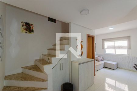Escada de casa de condomínio para alugar com 2 quartos, 130m² em Nonoai, Porto Alegre
