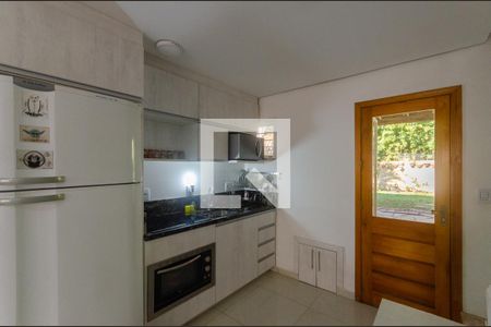 Cozinha de casa de condomínio à venda com 2 quartos, 270m² em Nonoai, Porto Alegre