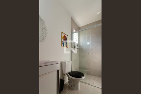 Banheiro Suíte 1 de casa de condomínio à venda com 2 quartos, 270m² em Nonoai, Porto Alegre