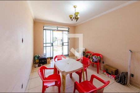 Sala de casa à venda com 3 quartos, 120m² em Vila Ermelinda, Belo Horizonte