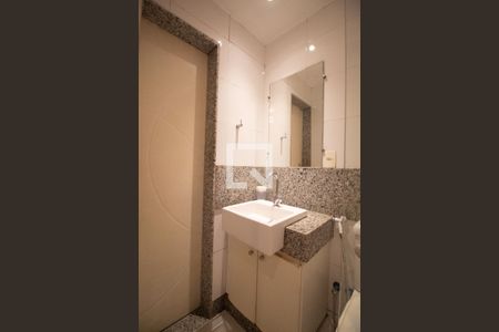 Banheiro social de apartamento para alugar com 1 quarto, 20m² em Copacabana, Rio de Janeiro