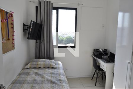 Quarto 1 de apartamento para alugar com 2 quartos, 52m² em Del Castilho, Rio de Janeiro