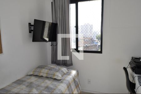 Quarto 1 de apartamento para alugar com 2 quartos, 52m² em Del Castilho, Rio de Janeiro