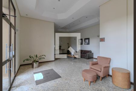 Hall de entrada de apartamento à venda com 5 quartos, 150m² em Vila Suzana, São Paulo