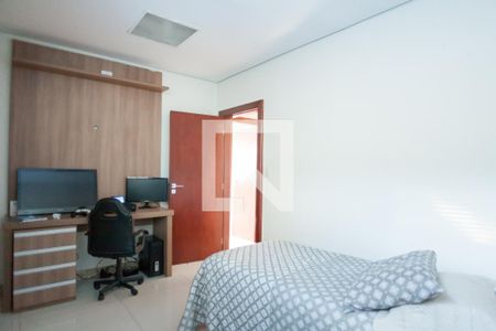 quarto 2 de casa à venda com 3 quartos, 320m² em Santa Rita, Nova Lima