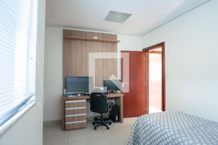 quarto 2 de casa à venda com 3 quartos, 320m² em Santa Rita, Nova Lima