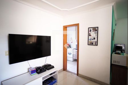 Sala de casa à venda com 3 quartos, 78m² em Santa Branca, Belo Horizonte