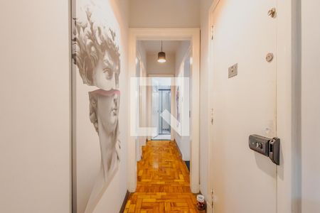 Corredor de apartamento à venda com 3 quartos, 80m² em Cerqueira César, São Paulo
