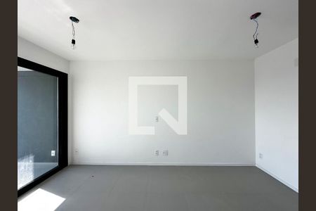 Sala/Quarto de kitnet/studio à venda com 0 quarto, 33m² em Vila Cordeiro, São Paulo