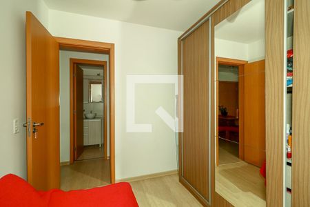 Quarto 2 de apartamento para alugar com 2 quartos, 46m² em Morro Santana, Porto Alegre