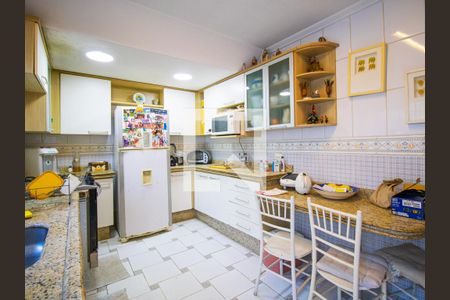 Cozinha de casa à venda com 3 quartos, 300m² em Parque Novo Mundo, São Paulo