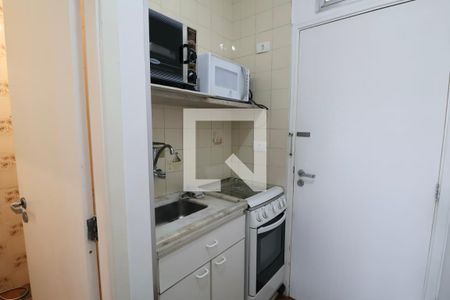 Cozinha de apartamento para alugar com 1 quarto, 29m² em Pitangueiras, Guarujá