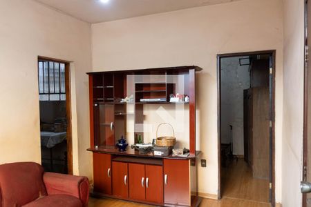 Casa à venda com 6 quartos, 345m² em Carlos Prates, Belo Horizonte