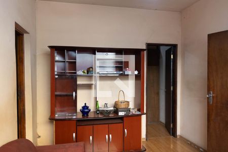 Casa à venda com 6 quartos, 345m² em Carlos Prates, Belo Horizonte