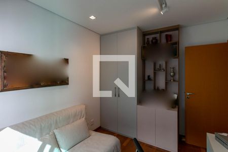 Quarto de apartamento à venda com 2 quartos, 73m² em Lourdes, Belo Horizonte