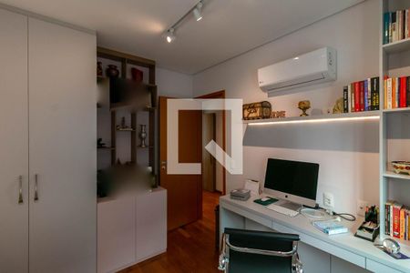 Quarto de apartamento à venda com 2 quartos, 73m² em Lourdes, Belo Horizonte