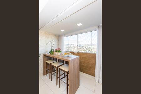 Varanda Sala 1 de apartamento para alugar com 2 quartos, 77m² em Havaí, Belo Horizonte