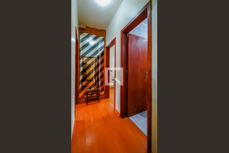 Corredor de apartamento à venda com 2 quartos, 63m² em Menino Deus, Porto Alegre