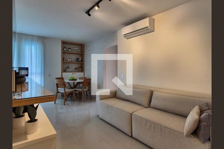 Sala de apartamento à venda com 2 quartos, 80m² em Barra da Tijuca, Rio de Janeiro