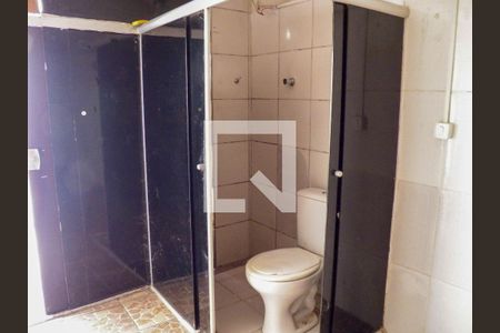 Banheiro de kitnet/studio para alugar com 1 quarto, 17m² em Vila Hebe, São Paulo