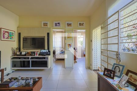 Sala de casa à venda com 4 quartos, 360m² em Santa Tereza, Belo Horizonte