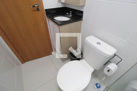 Banheiro do Quarto 1 de apartamento para alugar com 2 quartos, 54m² em Jardim Sul, Uberlândia