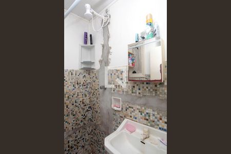 Banheiro de kitnet/studio para alugar com 1 quarto, 20m² em Centro Histórico, Porto Alegre