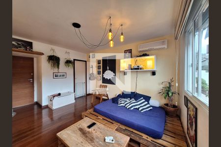 Sala de apartamento para alugar com 3 quartos, 84m² em Cosme Velho, Rio de Janeiro