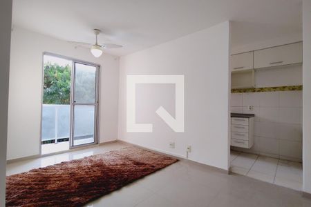 Sala  de apartamento para alugar com 2 quartos, 49m² em Jacarepaguá, Rio de Janeiro