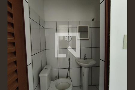 Banheiro de casa para alugar com 1 quarto, 30m² em Pedra Azul, Contagem