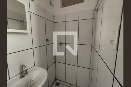 Banheiro de casa para alugar com 1 quarto, 30m² em Pedra Azul, Contagem