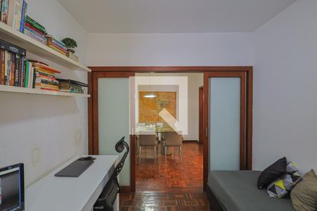 Quarto  de apartamento à venda com 3 quartos, 90m² em Santo Antônio, Belo Horizonte