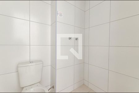 Banheiro de apartamento para alugar com 1 quarto, 36m² em São Lourenço, Niterói