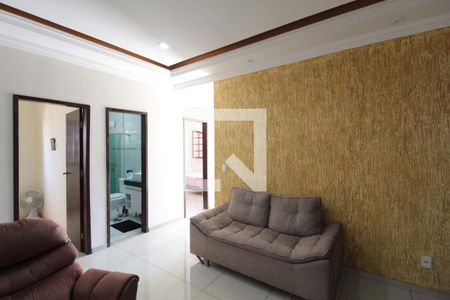 Casa 1 | Sala de TV de casa para alugar com 8 quartos, 360m² em Planalto, Belo Horizonte