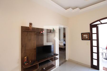 Casa 1 | Sala de Estar de casa para alugar com 5 quartos, 360m² em Planalto, Belo Horizonte