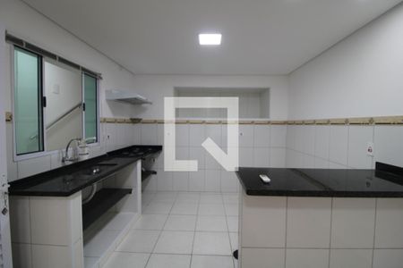 Cozinha de apartamento para alugar com 1 quarto, 1500m² em Vila do Castelo, São Paulo