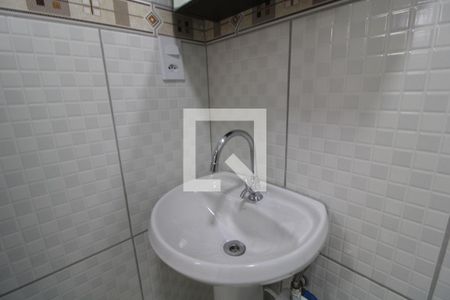 Pia do banheiro de apartamento para alugar com 1 quarto, 1500m² em Vila do Castelo, São Paulo