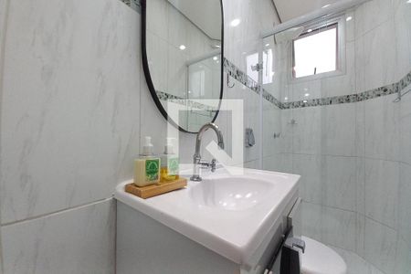 Banheiro de apartamento à venda com 2 quartos, 72m² em Vila Santana, Campinas