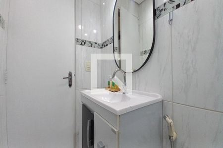 Banheiro de apartamento à venda com 2 quartos, 72m² em Vila Santana, Campinas